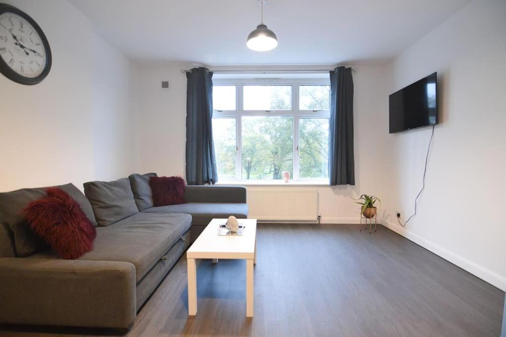 Contemporary 3 Bedroom Flat Керколді Екстер'єр фото