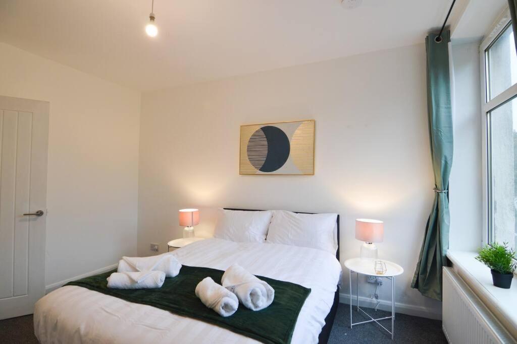 Contemporary 3 Bedroom Flat Керколді Екстер'єр фото